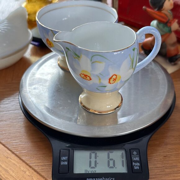 Vintage Royal Standard Bone China Creamer & Sugar Bowl Set With Floral Pattern - Picture 13 of 13